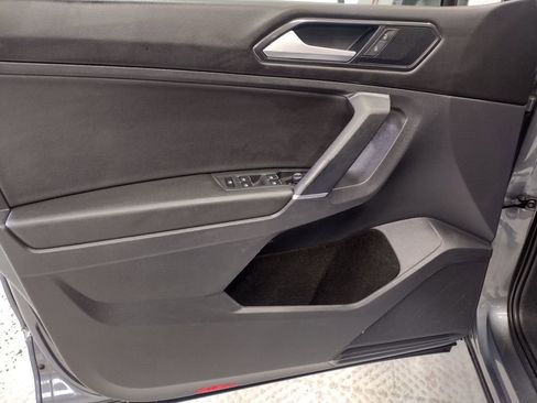 Used 2018 Volkswagen Tiguan SE FWD image 20