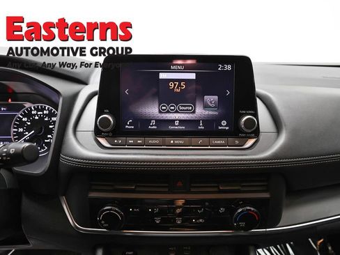 Used 2024 Nissan Rogue S AWD/4WD image 12