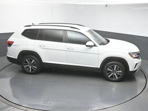 Certified 2023 Volkswagen Atlas SE image 48