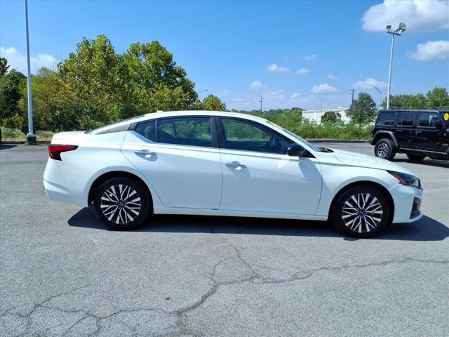 Used 2025 Nissan Altima 2.5 SV FWD image 4