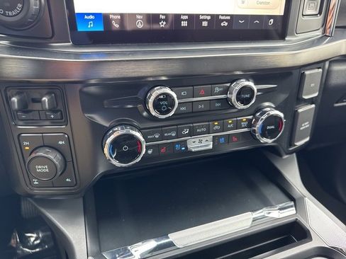 New 2025 Ford F350 Lariat w/ Lariat Ultimate Package image 16