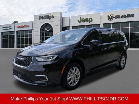 Certified 2026 Chrysler Pacifica Select FWD image 7