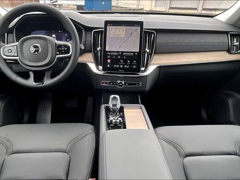 New 2026 Volvo XC90 B5 Plus image 7