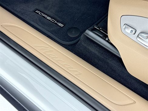 New 2026 Porsche Macan image 13