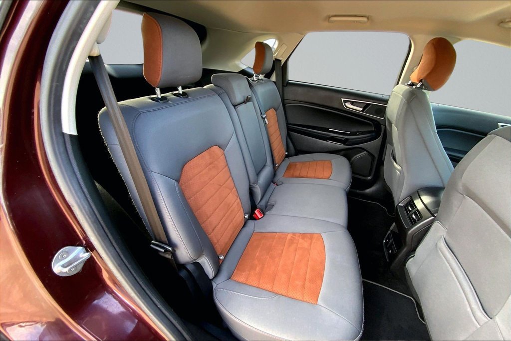Used 2018 Ford Edge SEL w/ Equipment Group 201A AWD/4WD image 25