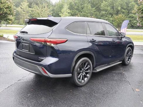 Used 2023 Toyota Highlander XLE FWD image 4