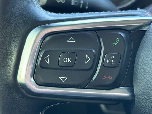 Used 2018 Jeep Wrangler Unlimited Sahara image 29