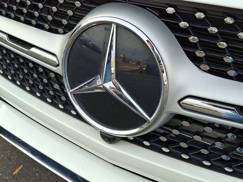 Used 2022 Mercedes-Benz GLC 300 4MATIC image 8