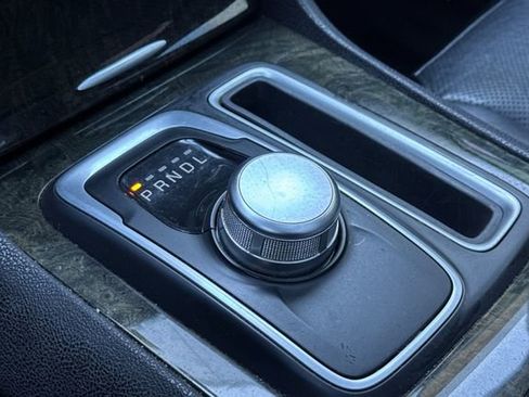 Used 2016 Chrysler 300 C image 20