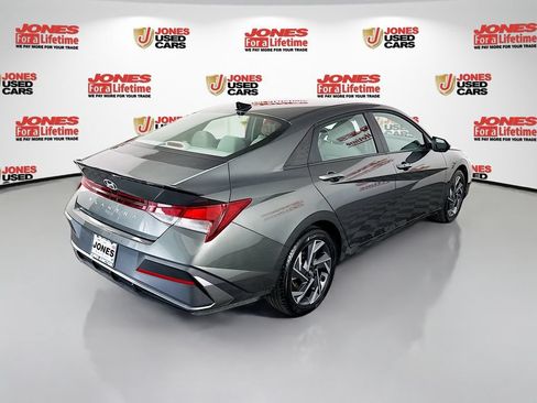 Certified 2025 Hyundai Elantra Sport FWD image 16