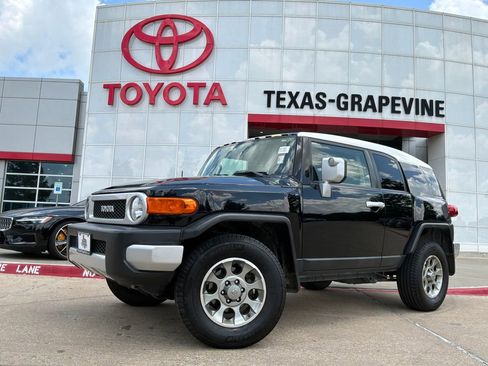 Used 2013 Toyota FJ Cruiser 4WD image 2
