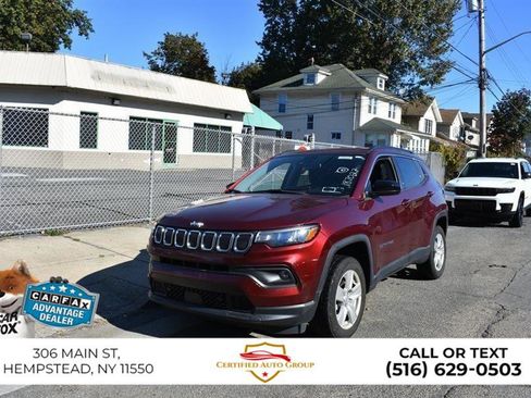 Used 2025 Jeep Compass Limited AWD/4WD image 2