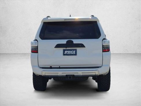 Used 2018 Toyota 4Runner TRD Off-Road Premium AWD/4WD image 7