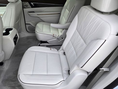 New 2026 Buick Enclave Avenir AWD/4WD image 6