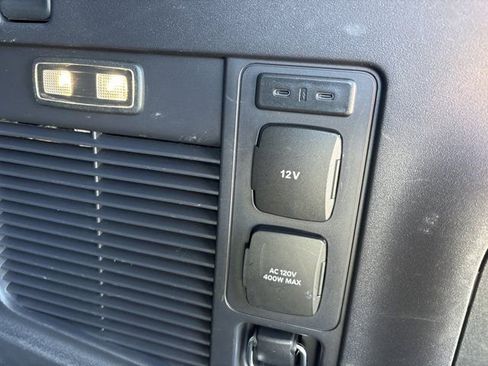 Used 2025 Lincoln Navigator Reserve AWD/4WD image 10