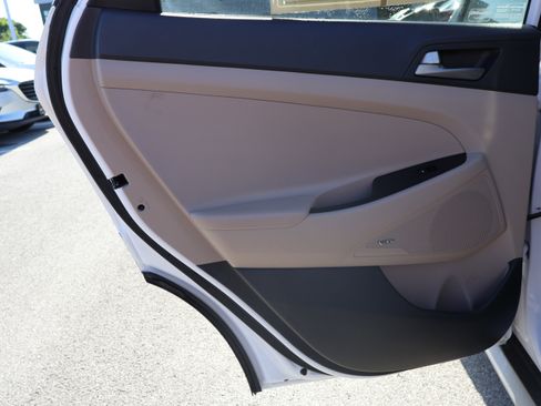 Used 2018 Hyundai Tucson SEL Plus FWD image 18