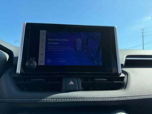 Used 2025 Toyota RAV4 XLE image 21