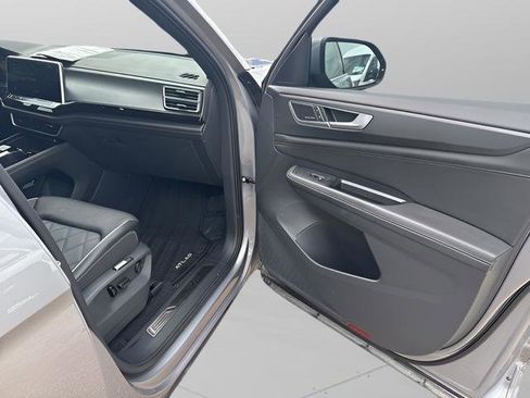 Certified 2025 Volkswagen Atlas Cross Sport SEL Premium R-Line image 24