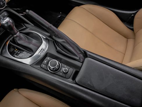 Used 2019 MAZDA MX-5 Miata RF Grand Touring image 21