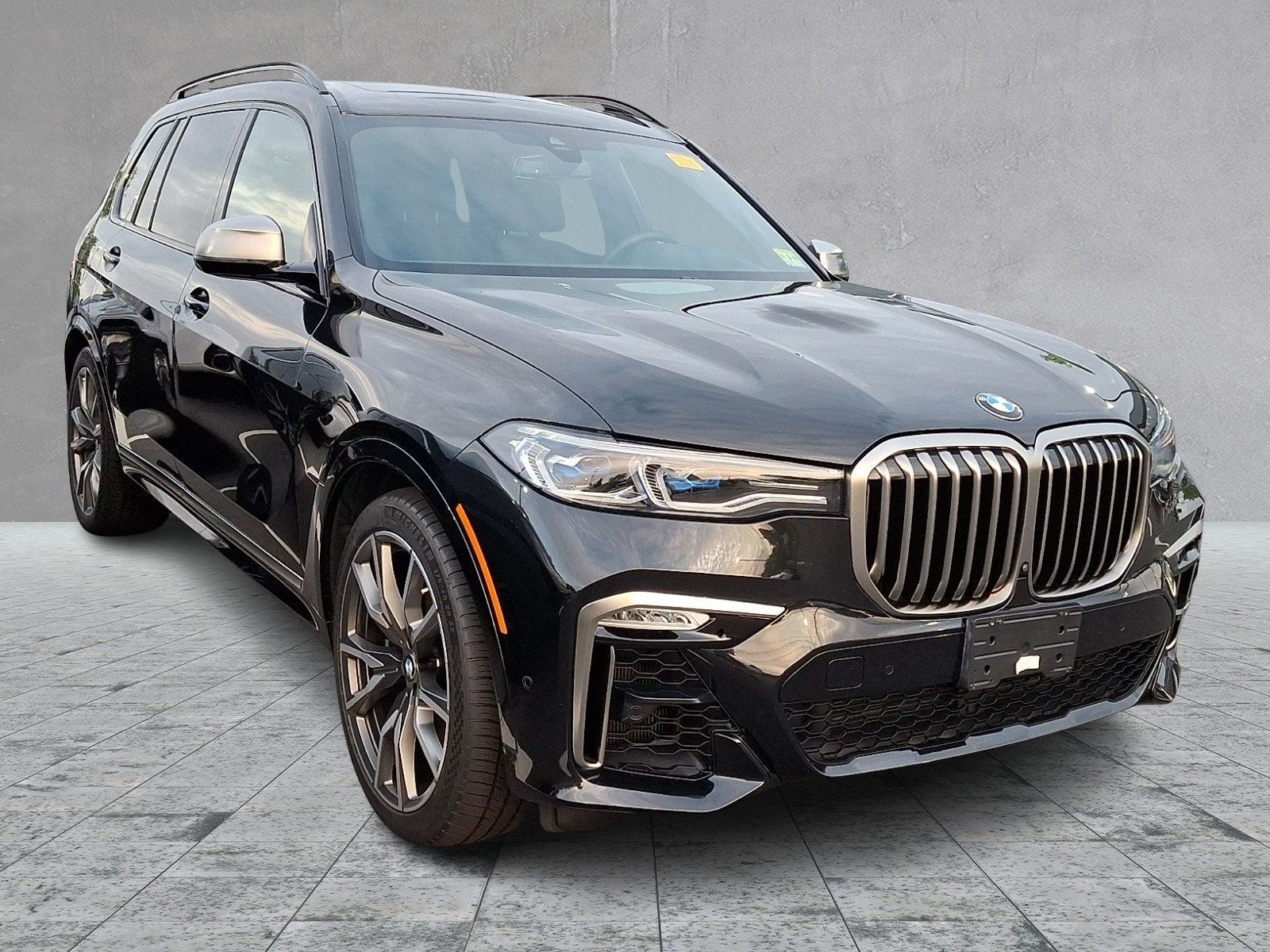 Used 2021 BMW X7 M50i w/ Cold Weather Package AWD/4WD image 1