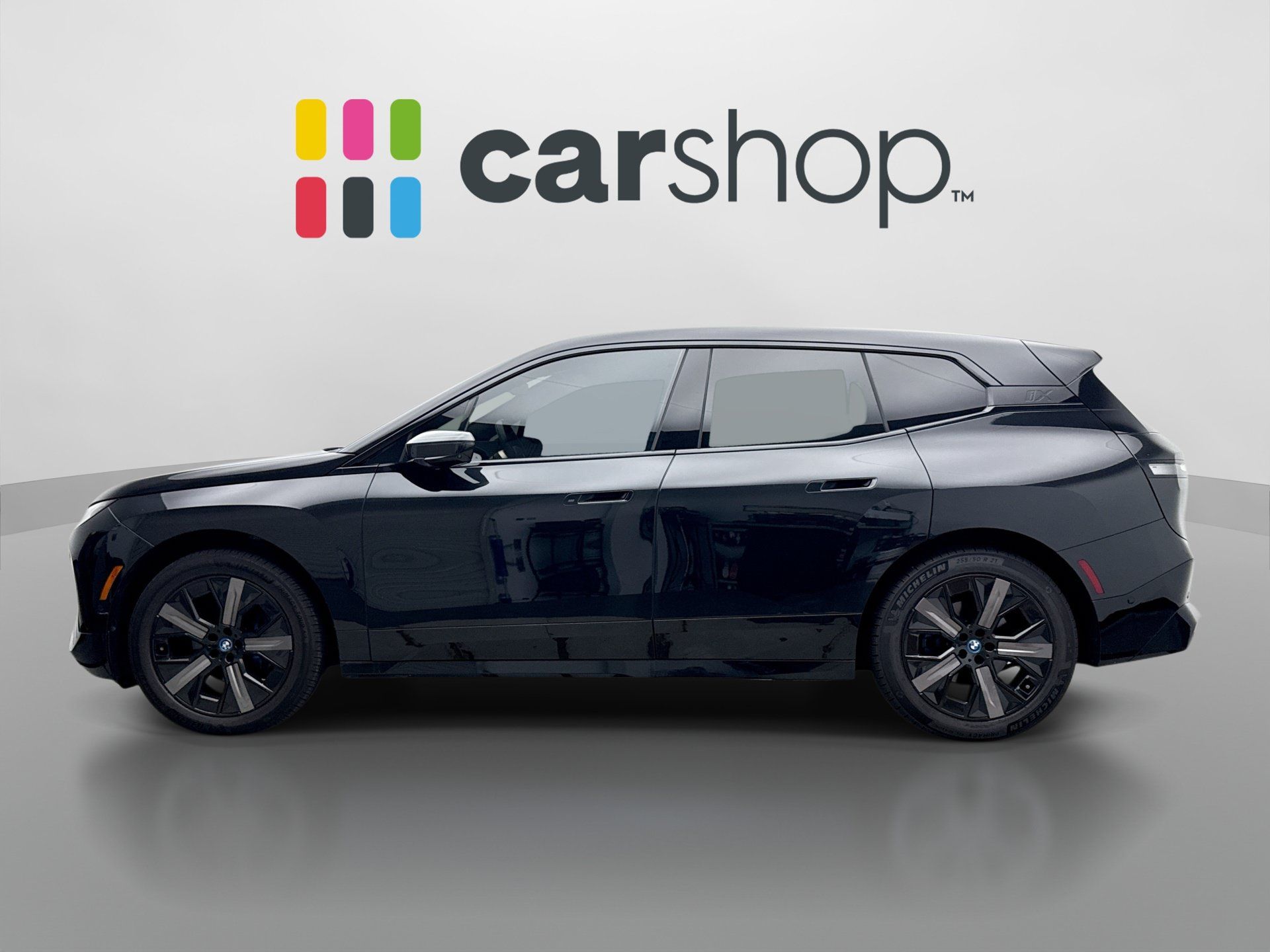 Used 2025 BMW iX xDrive50 w/ Premium Package AWD/4WD image 2