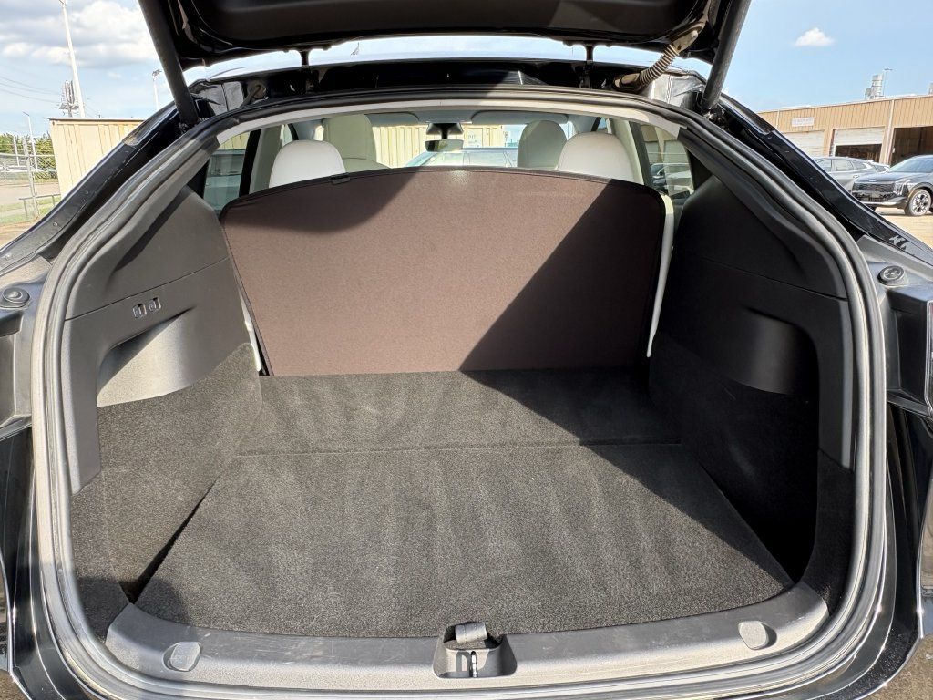 Used 2021 Tesla Model Y 2WD image 27