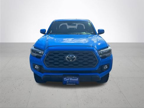 Used 2020 Toyota Tacoma TRD Off-Road w/ TRD Premium Off Road Package AWD/4WD image 3