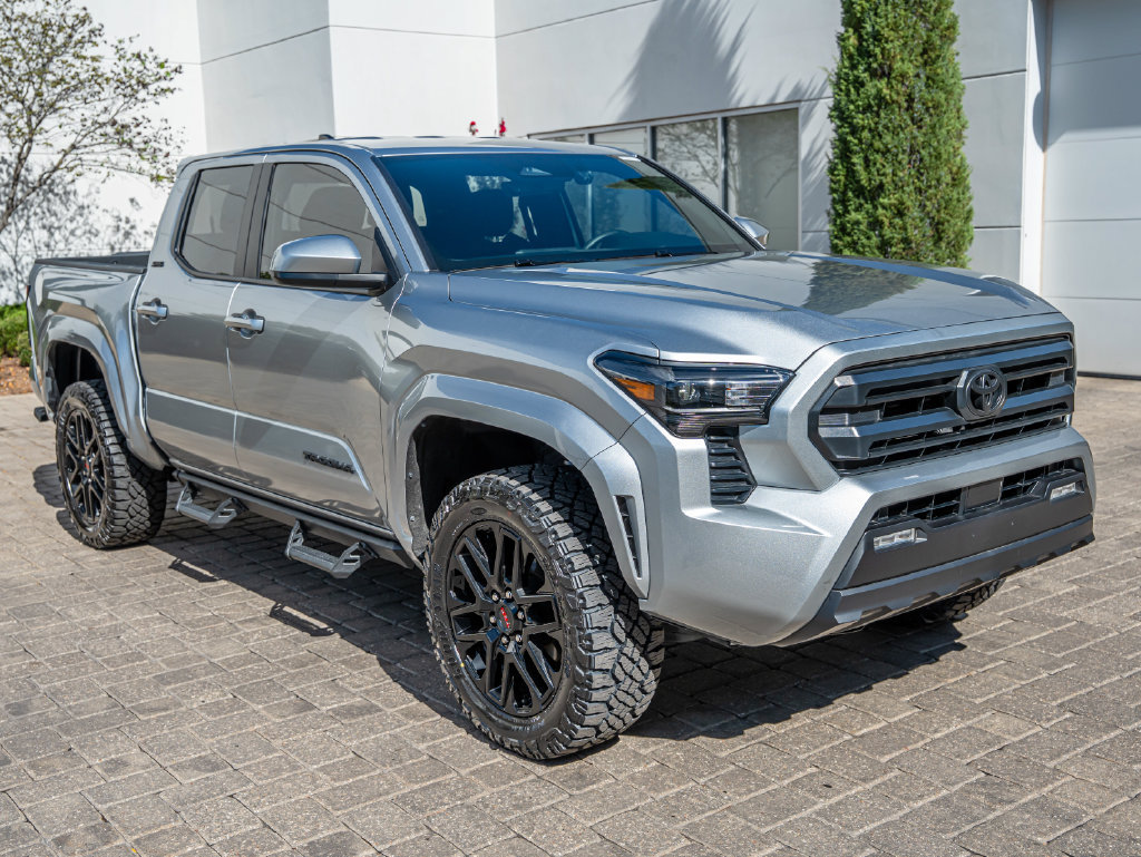 Used 2026 Toyota Tacoma SR5 AWD/4WD image 12