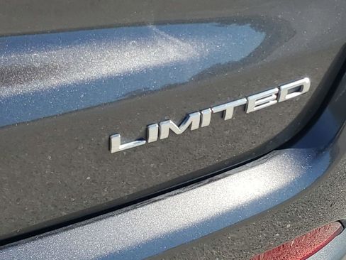 Used 2023 Jeep Compass Limited image 39