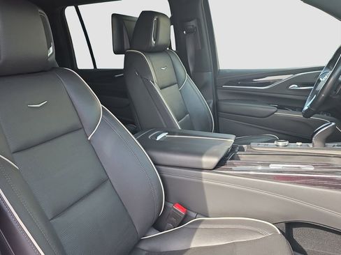 Used 2021 Cadillac Escalade ESV Sport image 19