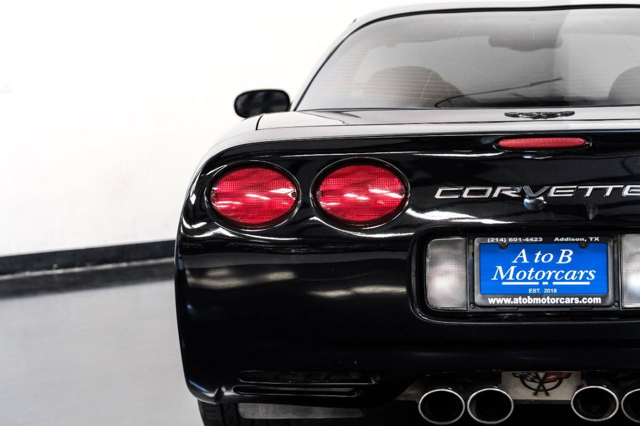 Used 2001 Chevrolet Corvette Coupe w/ Preferred Equipment Group2 RWD image 30