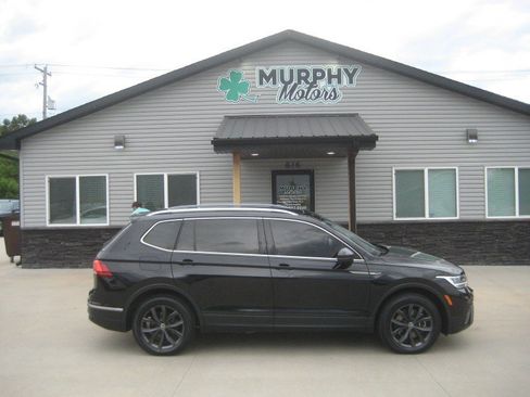 Used 2023 Volkswagen Tiguan SE w/ Panoramic Sunroof Package AWD/4WD image 1