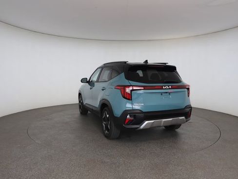 Used 2023 Honda HR-V LX image 12