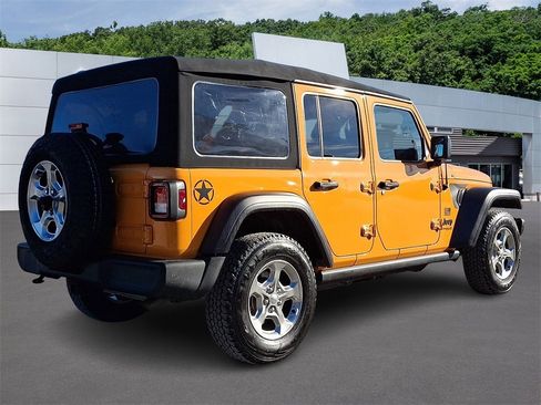 Used 2021 Jeep Wrangler Unlimited Freedom Edition image 6