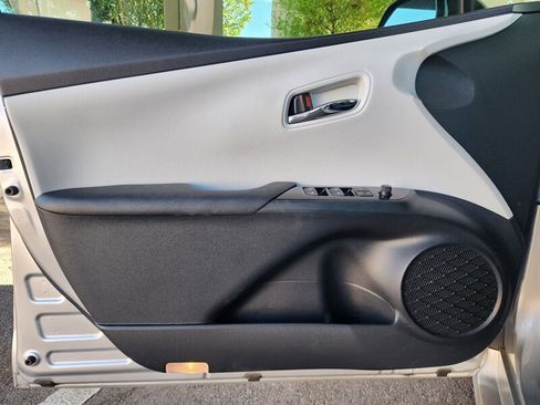 Used 2017 Toyota Prius Two FWD image 18