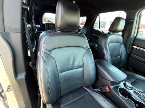 Used 2019 Ford Explorer Sport AWD/4WD image 6