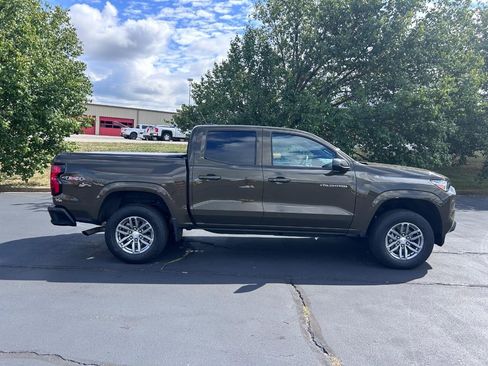Used 2024 Chevrolet Colorado LT w/ LT Convenience Package image 3