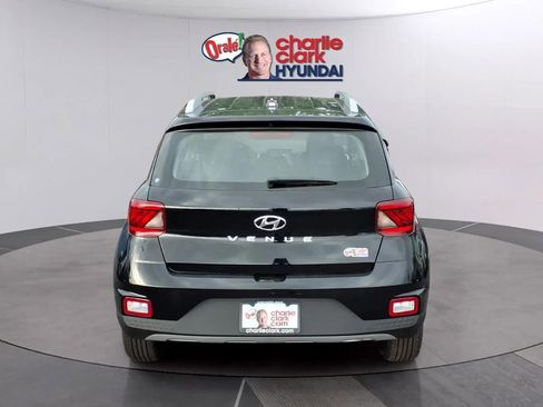 New 2026 Hyundai Venue SEL FWD image 4