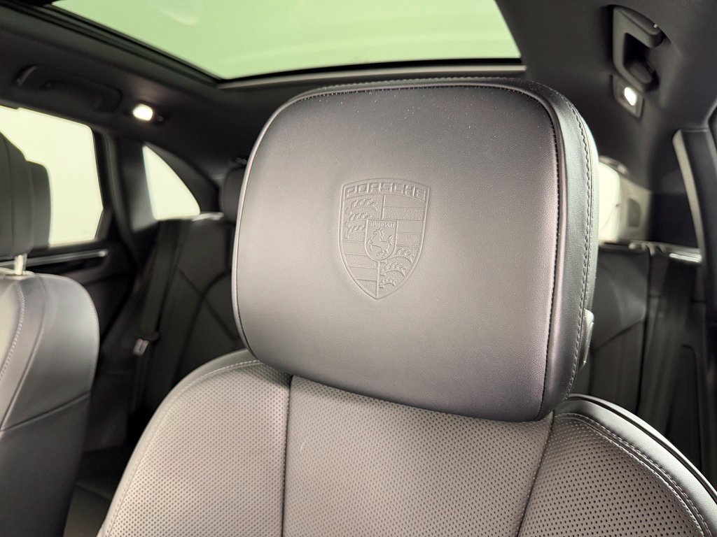 Certified 2024 Porsche Macan S AWD/4WD image 24