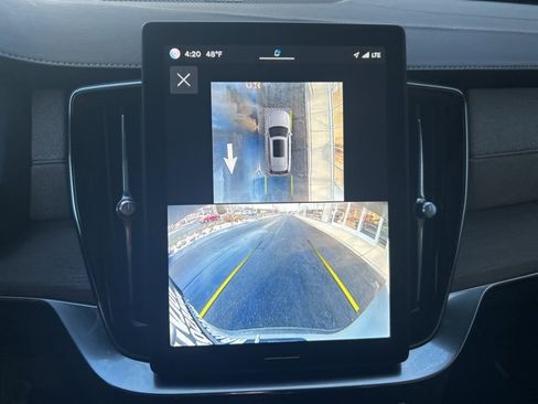 Used 2025 Volvo XC90 B5 Plus image 23