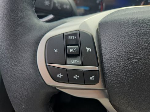 Used 2023 Ford Explorer XLT w/ Equipment Group 202A AWD/4WD image 14