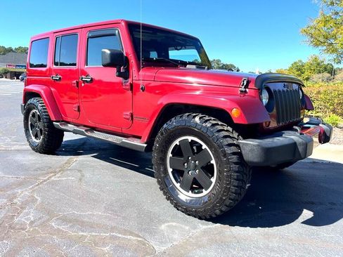 Used 2012 Jeep Wrangler Unlimited Sahara image 14
