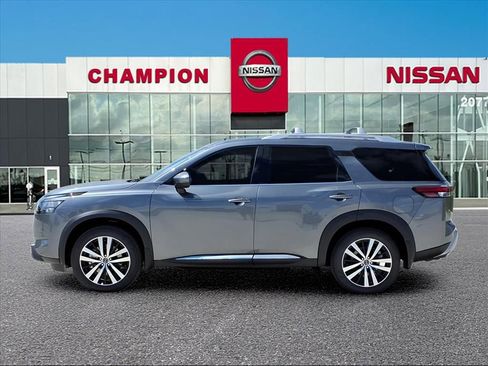 New 2025 Nissan Pathfinder Platinum w/ Cargo Package image 3