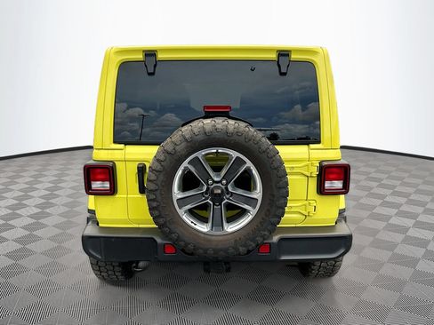 Used 2022 Jeep Wrangler Unlimited Sahara w/ Cold Weather Group AWD/4WD image 7