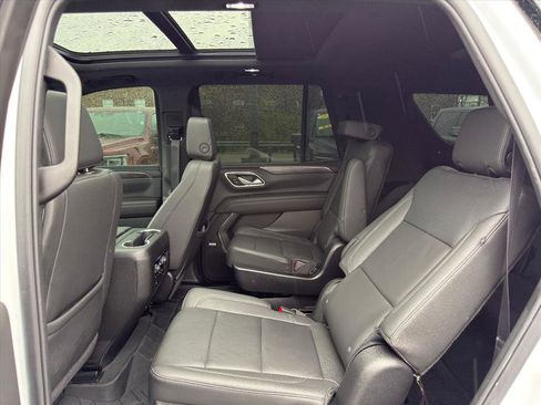 Used 2024 Chevrolet Tahoe Z71 w/ Luxury Package image 6