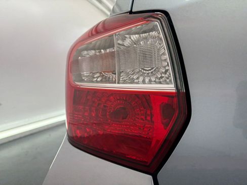 Used 2016 Subaru Crosstrek 2.0i Premium image 11