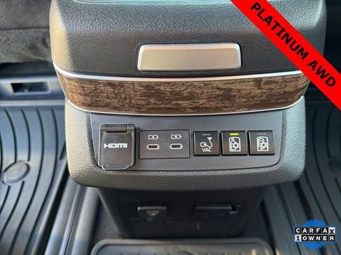 Used 2025 Toyota Sienna Platinum image 21