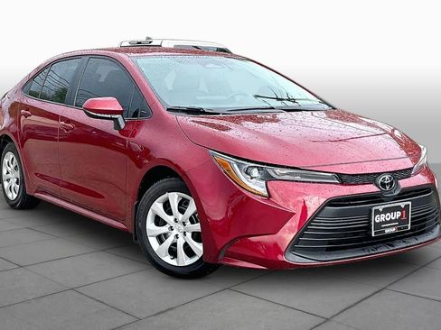 Used 2026 Toyota Corolla LE image 3