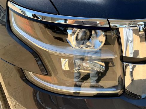 Used 2018 Chevrolet Suburban LT AWD/4WD image 27