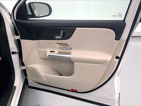 Used 2026 Mercedes-Benz GLA 250 image 10